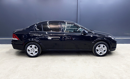 Opel Astra, 2014г, передний привод, механика