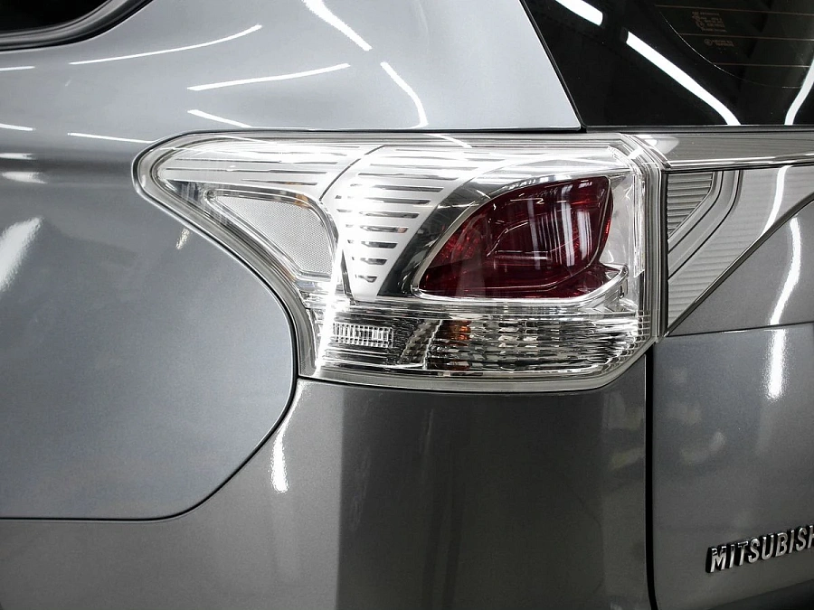 Mitsubishi Outlander, 2013г., передний привод, вариатор