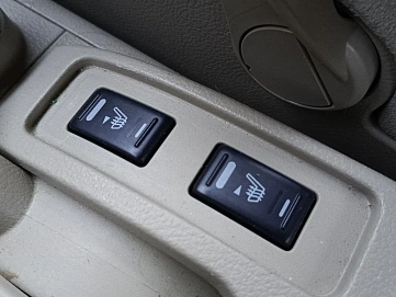 Nissan Tiida, 2010г., передний привод, автомат