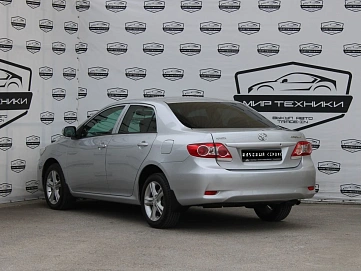 Toyota Corolla, 2012г, передний привод, автомат