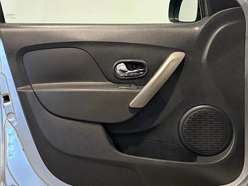 Renault Logan, 2021г, передний привод, автомат