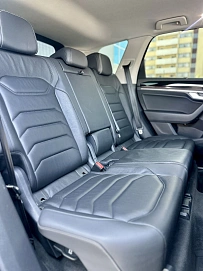 Volkswagen Touareg, 2021г, передний привод, автомат