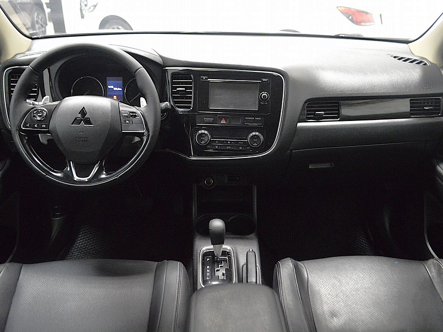 Mitsubishi Outlander, 2016г., полный привод, вариатор
