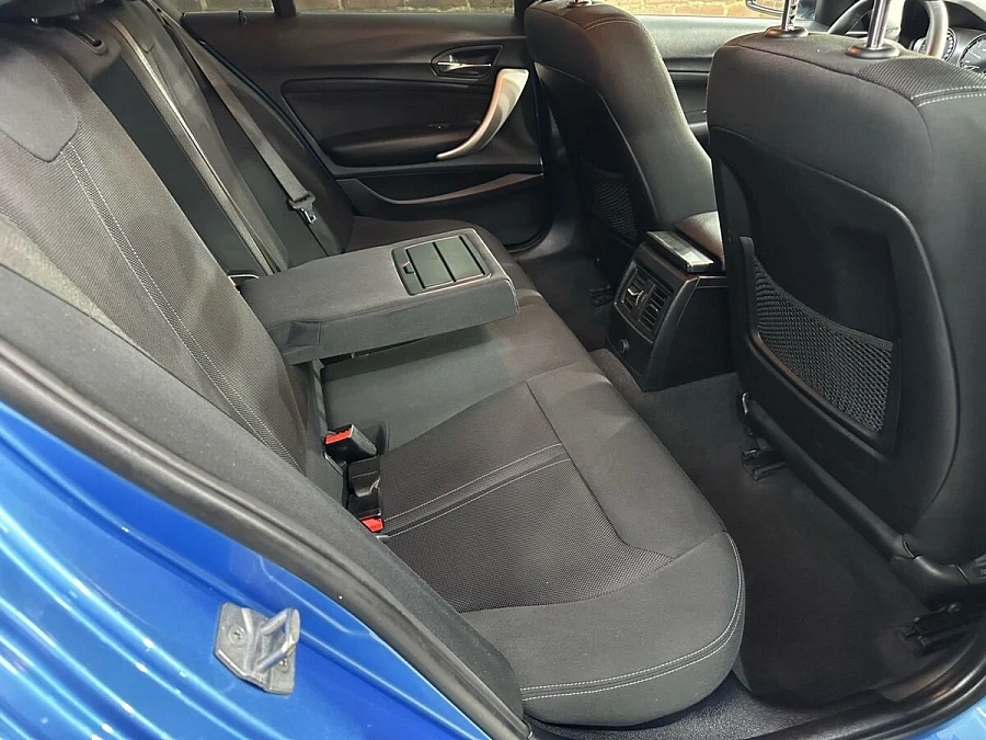 BMW 1 серии, 2018г., задний привод, автомат