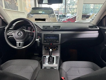 Volkswagen Passat, 2011г, передний привод, робот