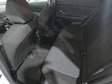 Hyundai Elantra, 2022г, передний привод, механика