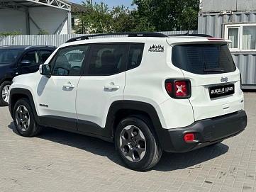 Jeep Renegade, 2018г, передний привод, робот