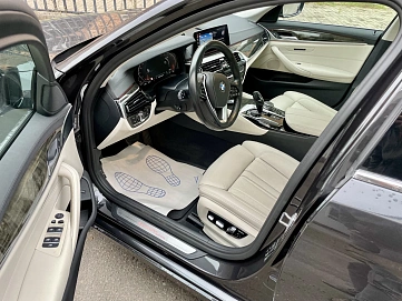 BMW 5 серии, 2019г, полный привод, автомат