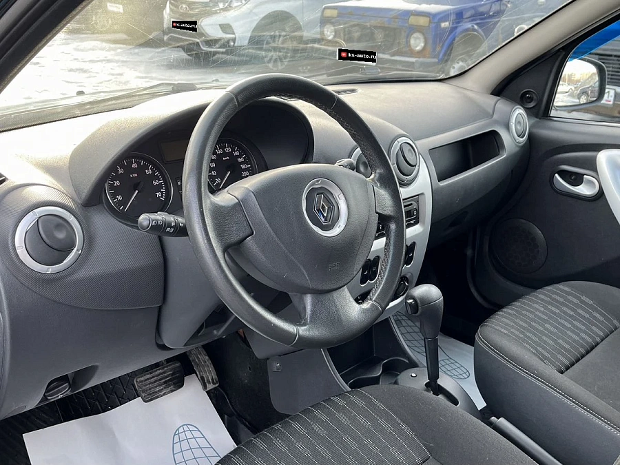 Renault Sandero, 2011г., передний привод, автомат