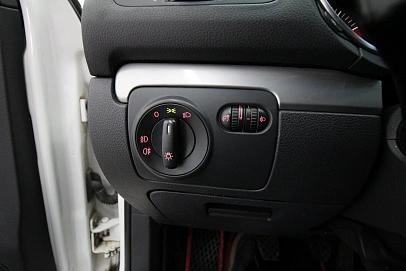 Volkswagen Golf, 2010г., передний привод, механика