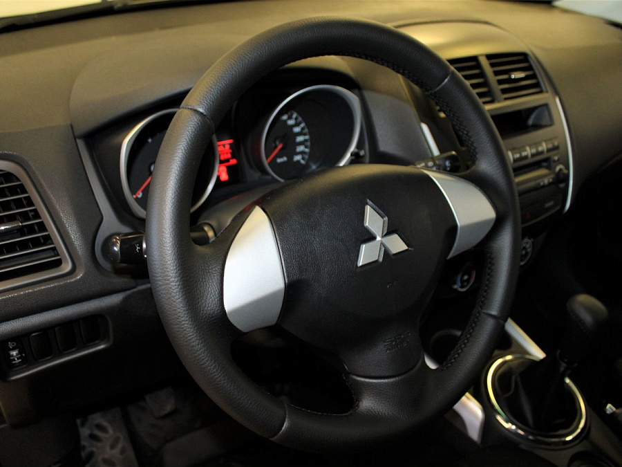 Mitsubishi , 2012г., передний привод, механика
