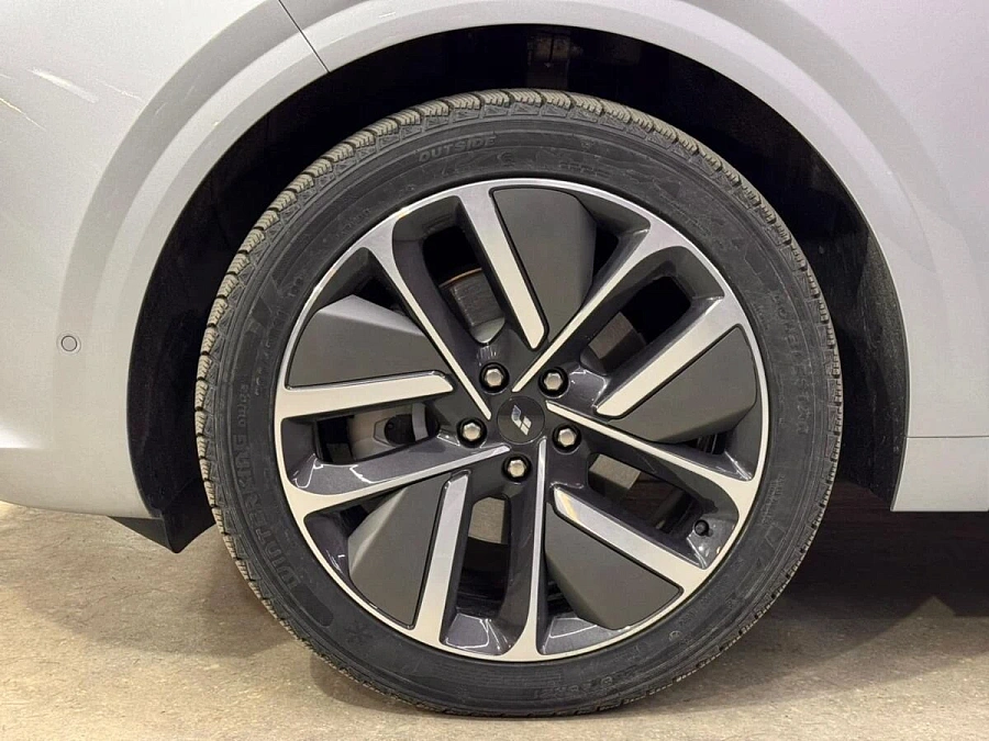 Lixiang L6, 2024г., полный привод, автомат