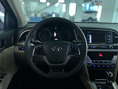 Hyundai Elantra, 2018г., передний привод, автомат