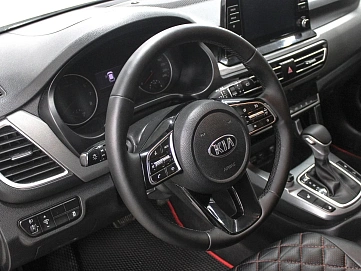 Kia Seltos, 2020г, передний привод, вариатор