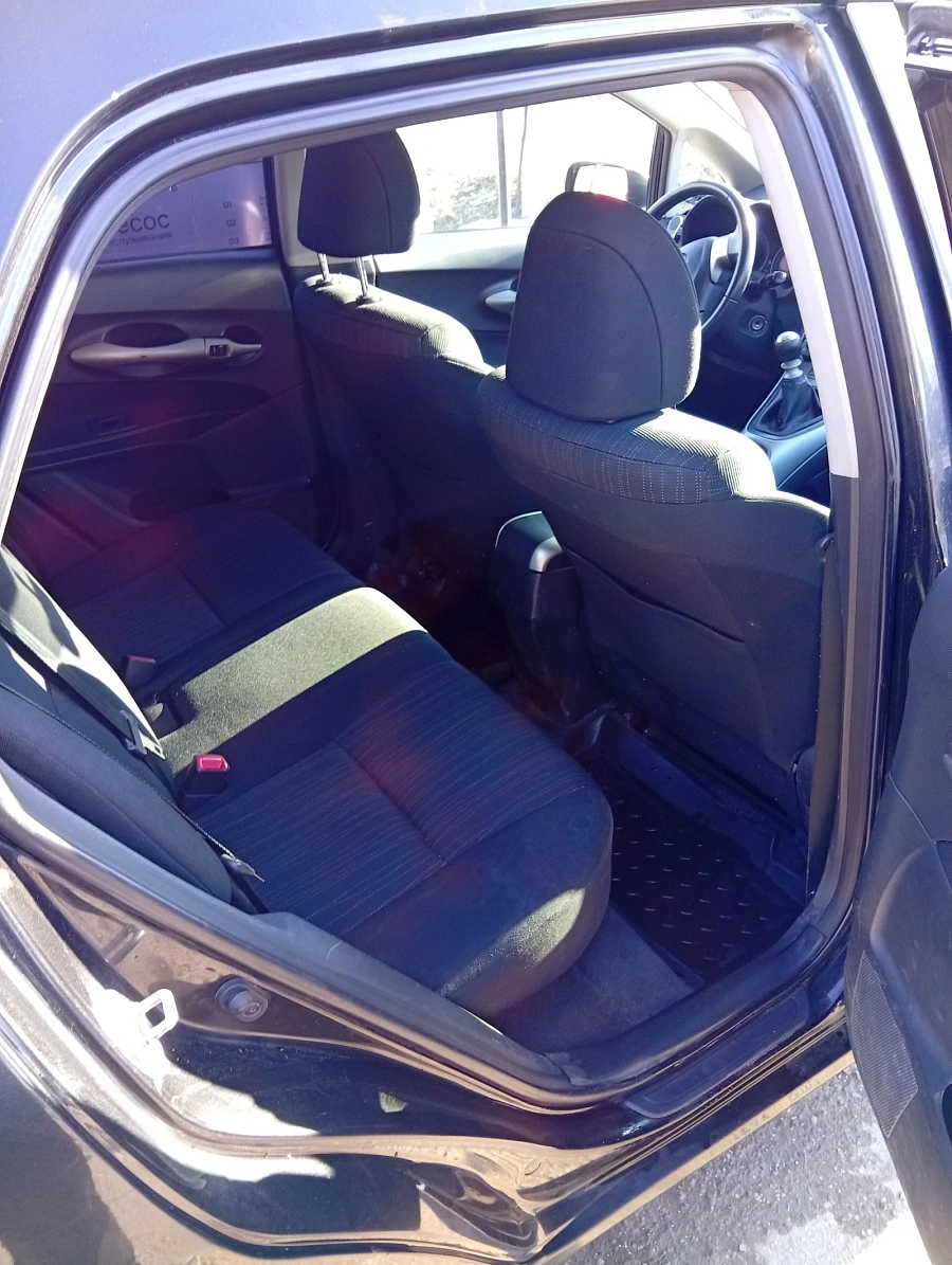 Toyota Auris, 2009г., передний привод, механика