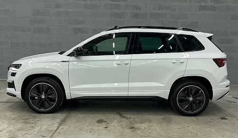 Skoda Karoq, 2024г, передний привод, робот