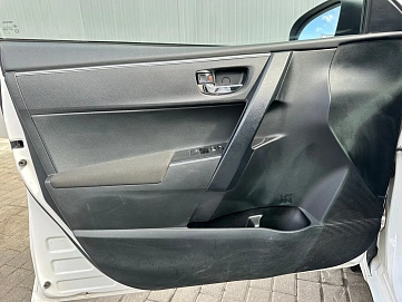 Toyota Corolla, 2013г., передний привод, механика