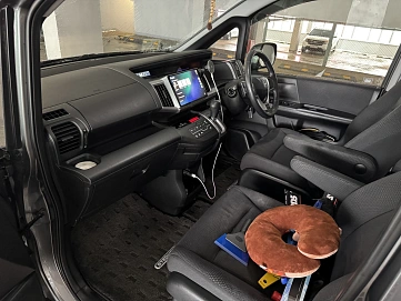 Honda Stepwgn, 2013г, передний привод, вариатор