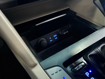 Hyundai Elantra, 2018г, передний привод, автомат