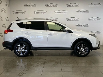 Toyota RAV4, 2014г, передний привод, механика