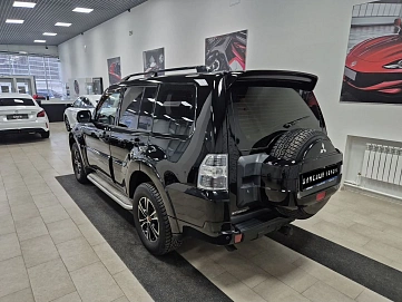 Mitsubishi Pajero, 2012г, полный привод, механика