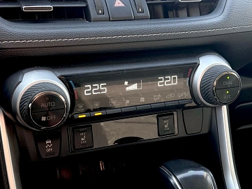Toyota RAV4, 2021г, передний привод, вариатор