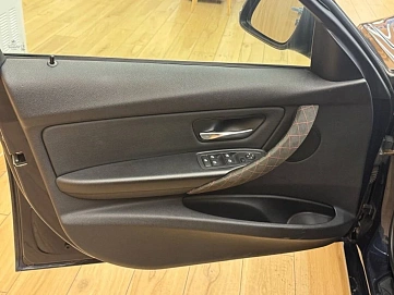 BMW 3 серии, 2012г., задний привод, автомат