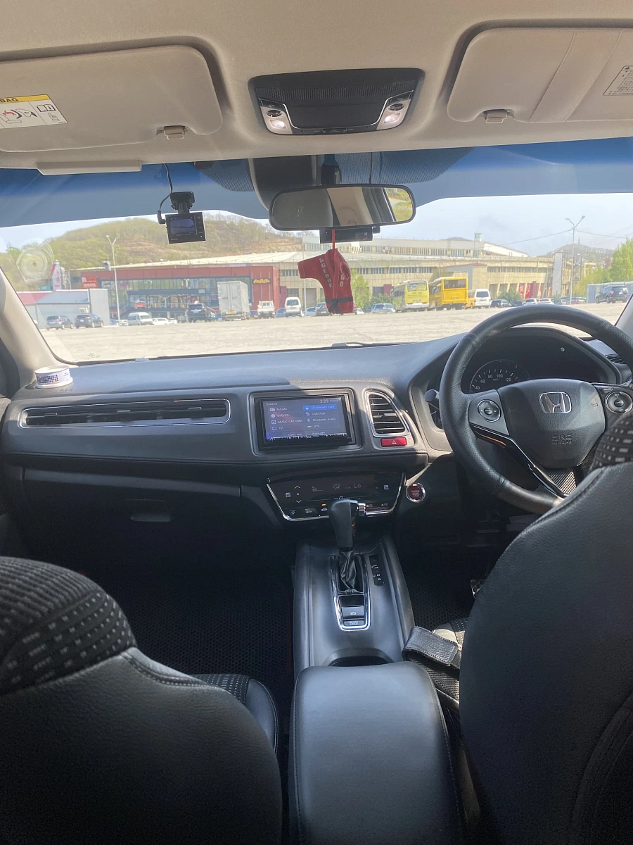 Honda Vezel, 2015г., передний привод, вариатор