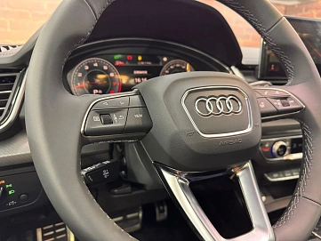 Audi , 2025г., полный привод, робот