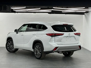 Toyota Highlander, 2025г, полный привод, автомат