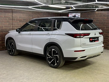 Mitsubishi Outlander, 2023г, полный привод, вариатор