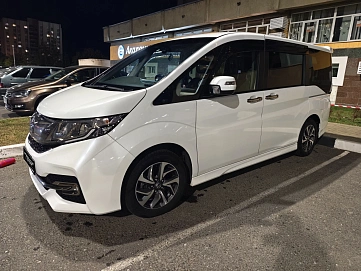 Honda Stepwgn, 2017г, полный привод, вариатор