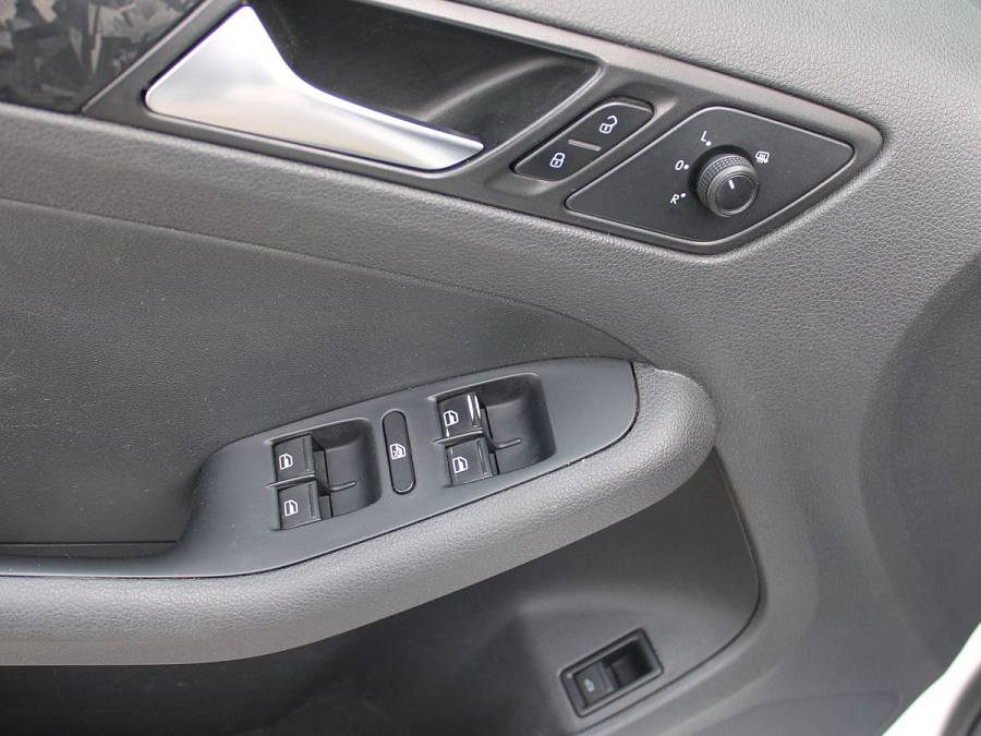Volkswagen Jetta, 2016г., передний привод, автомат