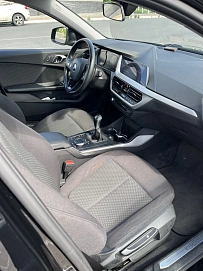 BMW 1 серии, 2020г, передний привод, механика