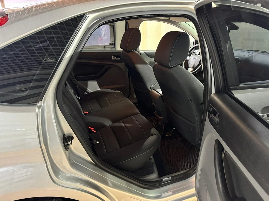 Ford Focus, 2009г., передний привод, механика