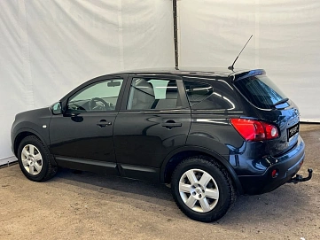 Nissan Qashqai, 2009г, передний привод, механика