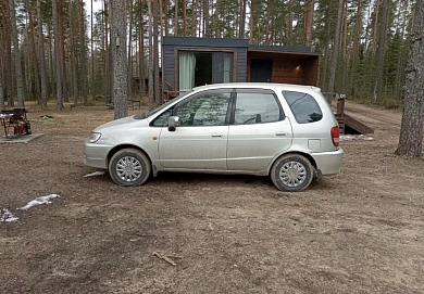 Toyota Corolla Spacio, 1999г, передний привод, автомат