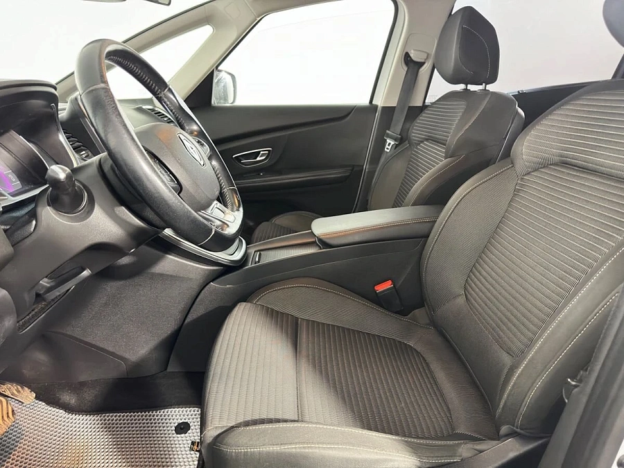 Renault , 2017г., передний привод, робот