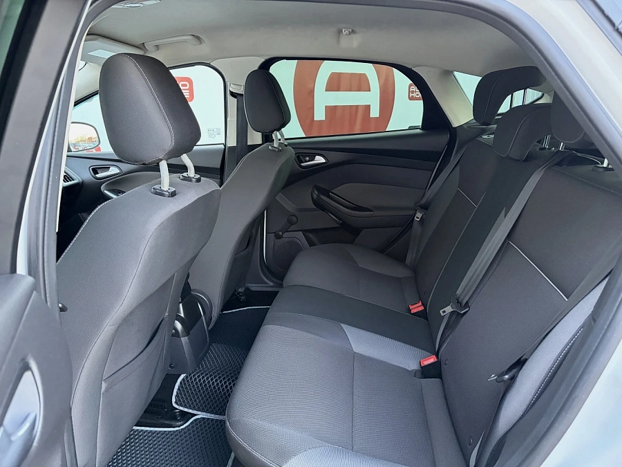 Ford Focus, 2011г., передний привод, робот