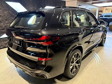 BMW X5, 2025г, полный привод, автомат