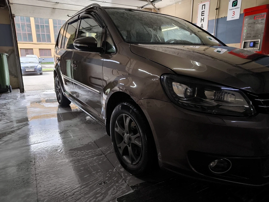 Volkswagen Touran, 2012г., передний привод, робот