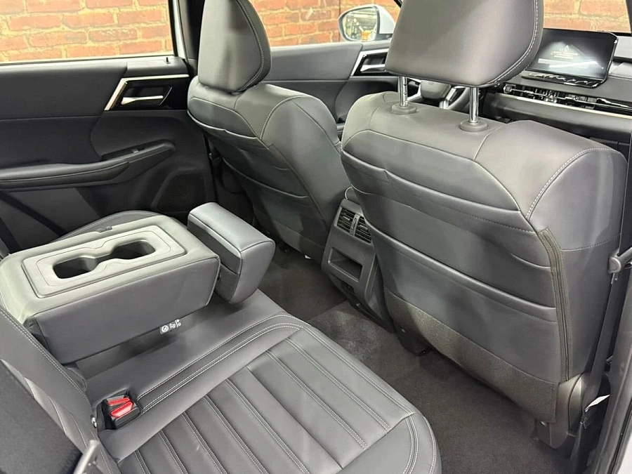 Mitsubishi Outlander, 2023г., полный привод, вариатор