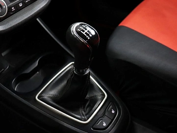 Lada (ВАЗ) Vesta, 2017г, передний привод, механика