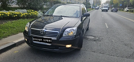 Toyota Avensis, 2004г, передний привод, автомат