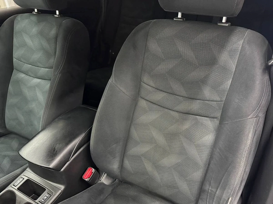 Nissan X-Trail, 2015г., передний привод, механика