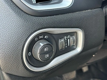 Jeep Renegade, 2018г, передний привод, робот