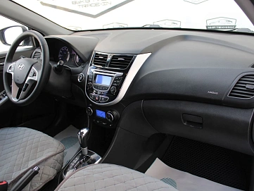 Hyundai Solaris, 2013г, передний привод, автомат
