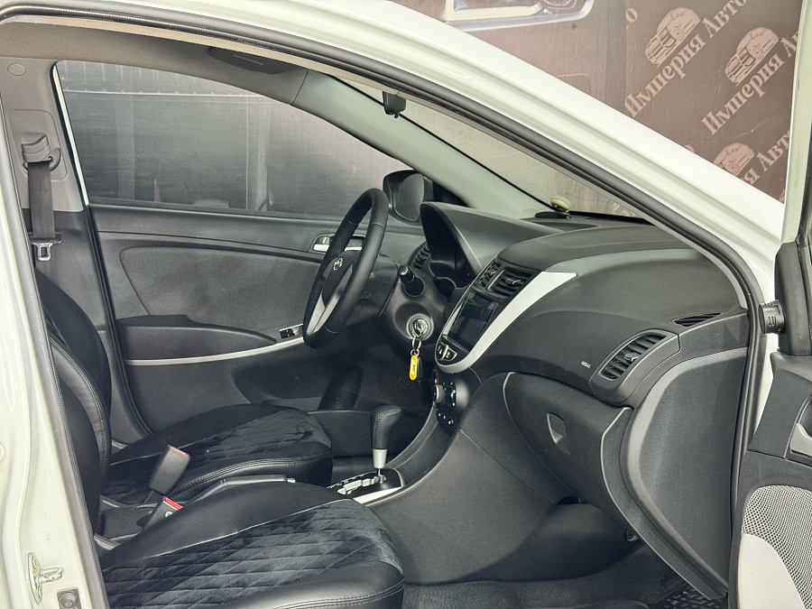 Hyundai Solaris, 2013г., передний привод, автомат