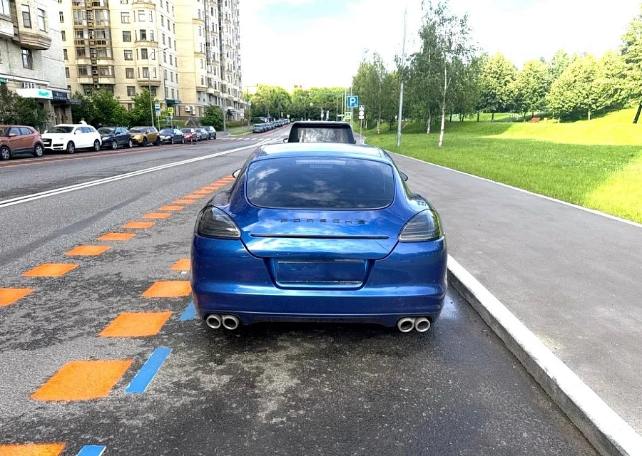 Porsche Panamera, 2011г., полный привод, робот