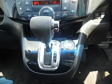 Nissan Serena, 2015г, передний привод, вариатор